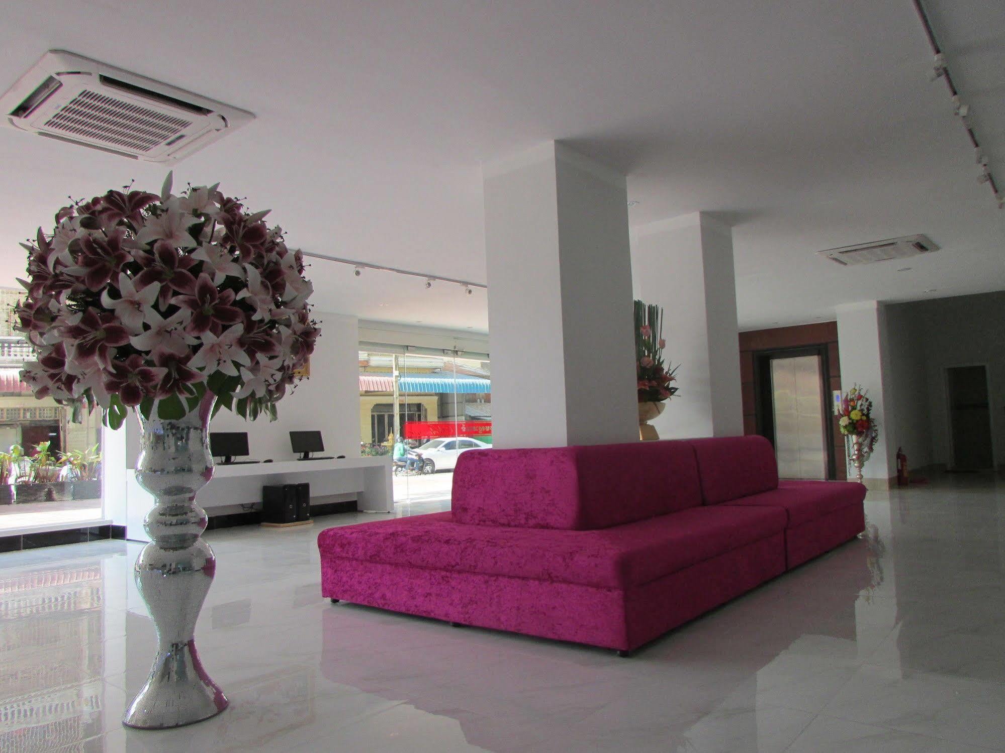 Sen Han Hotel Phnom Penh Dış mekan fotoğraf