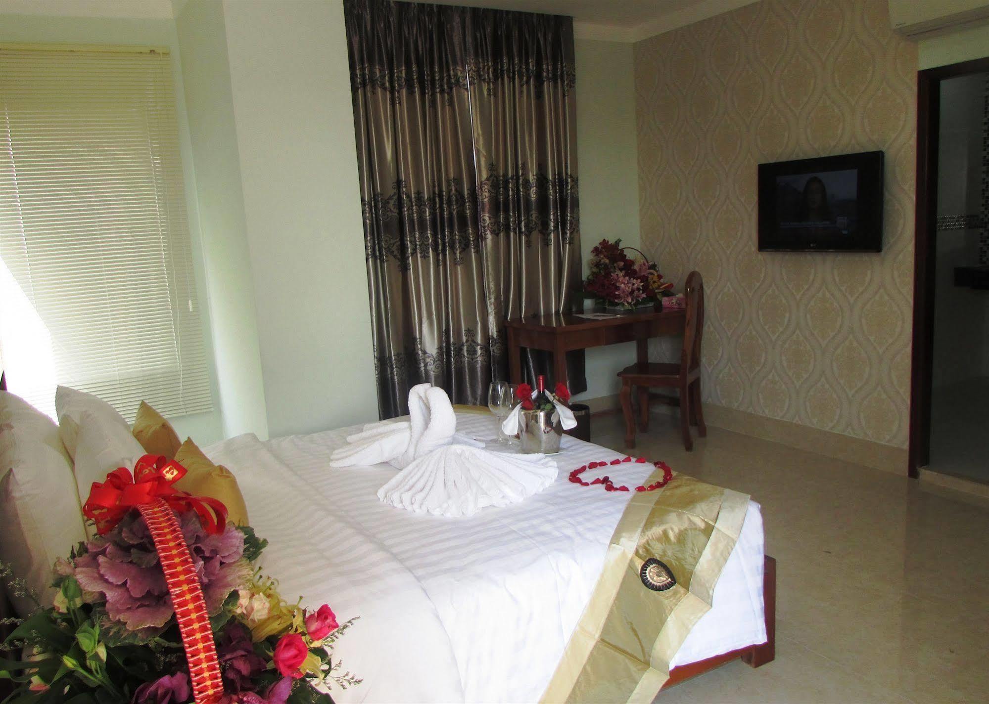 Sen Han Hotel Phnom Penh Dış mekan fotoğraf