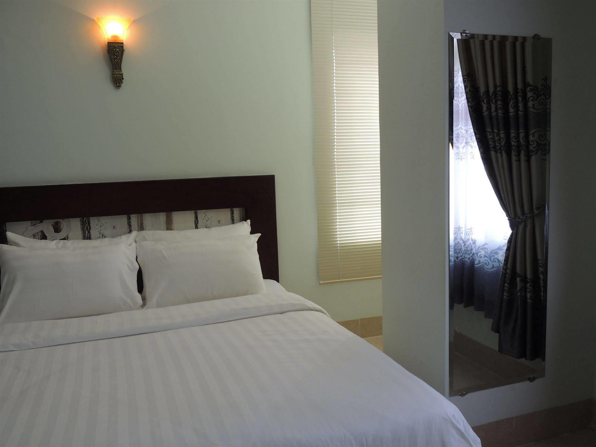 Sen Han Hotel Phnom Penh Dış mekan fotoğraf