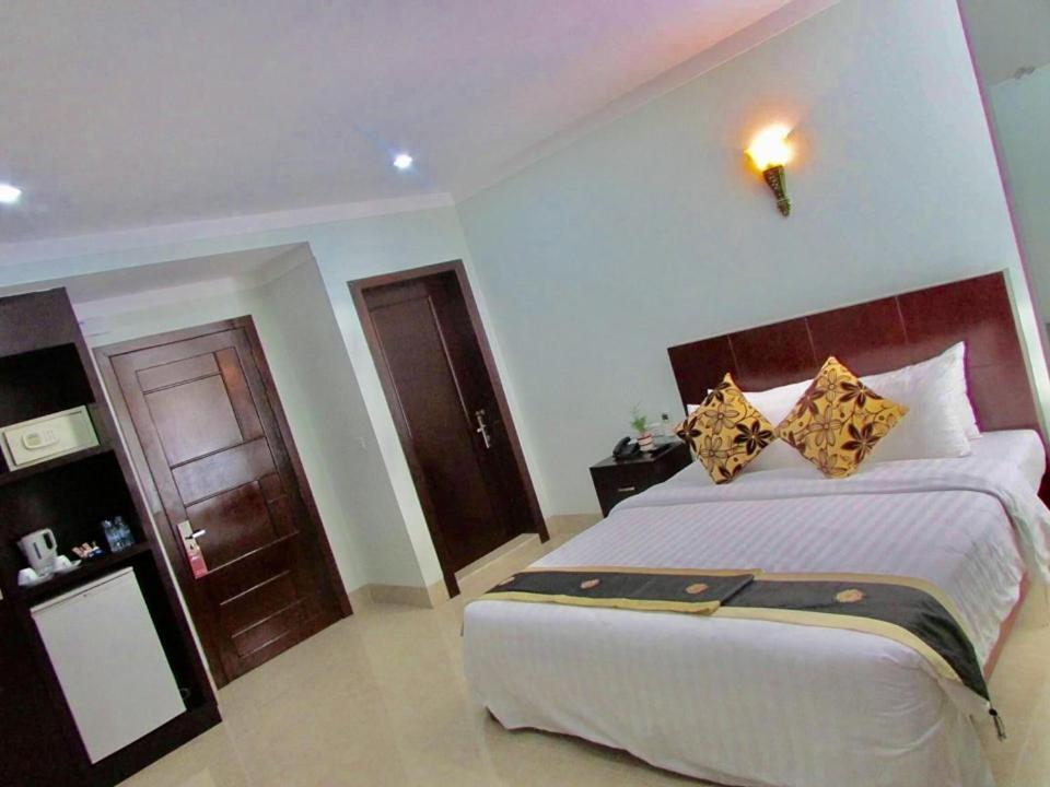 Sen Han Hotel Phnom Penh Dış mekan fotoğraf