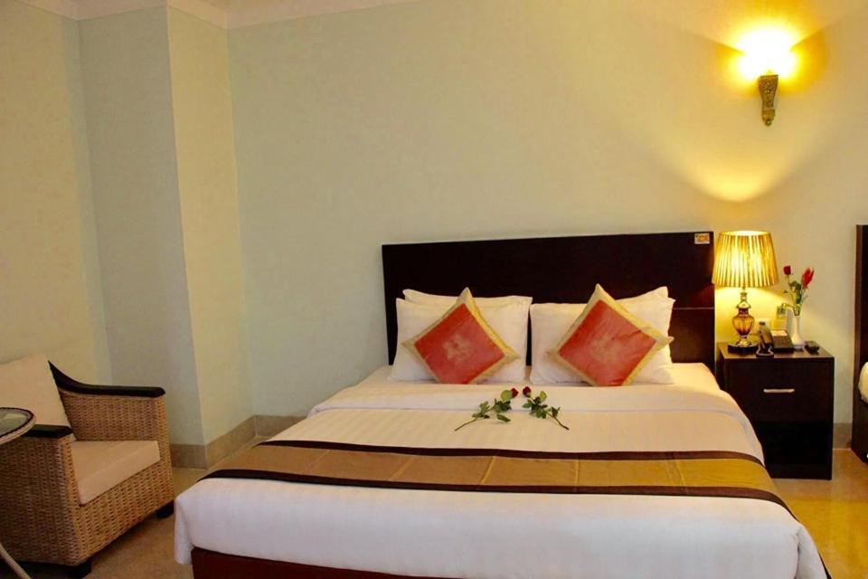 Sen Han Hotel Phnom Penh Dış mekan fotoğraf